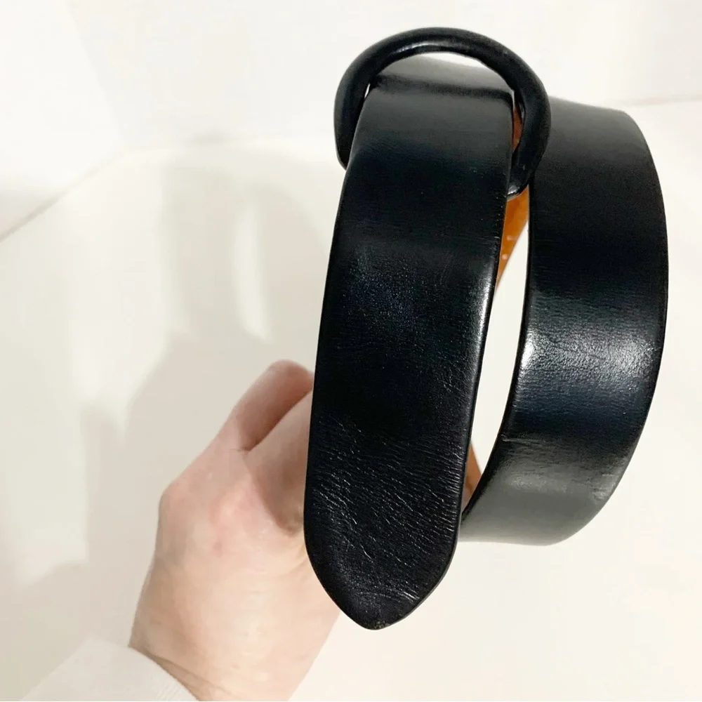 Vintage Unbranded Leather Belt Round Leather Belt Buckle Interesting Closure 🖤